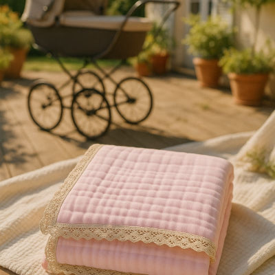 Couverture-bébé-rose-enveloppante-molletonnée-poussette-promenade