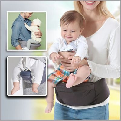 Maman jardin portant bébé sur porte bébé confort doux pratique