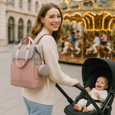 Maman promenade poussette bébé manège portant sac a langer de luxe design gris rose durable