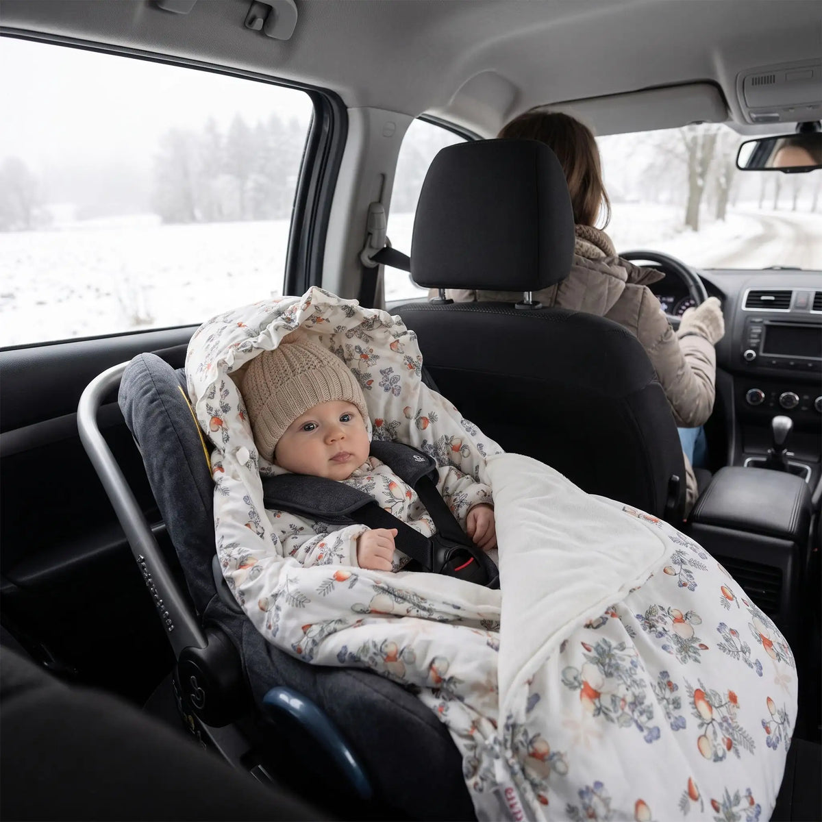 Couverture cosy hiver bébé ouvertures adaptées transportable chaude