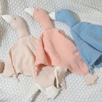 Doudou bebe fille consolant oie bleu