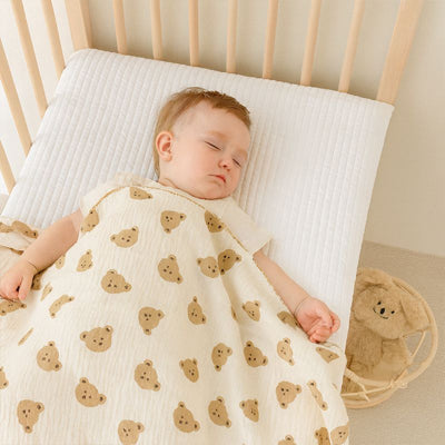 Bébé sieste chambre design tête nounours recouvert couverture bébé respirante mousseline coton douce