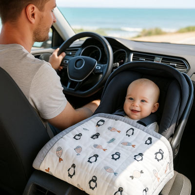 Bébé recouvert couverture bébé naissance design animaux polaires transportable nomade siège auto voiture vacances papa mer