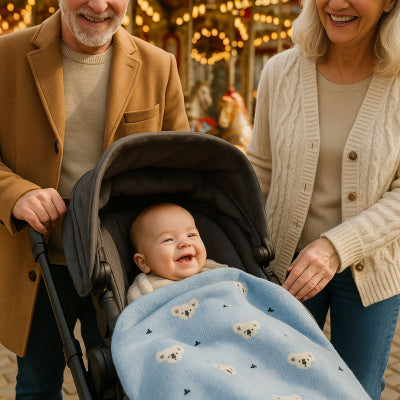 bebe poussette recouvert couverture bebe nomade design koala bleu saisons douces confortable promenade ville famille