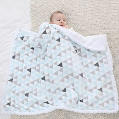 couverture bébé bleu motif géométrique épaisse polaire bébé chambre
