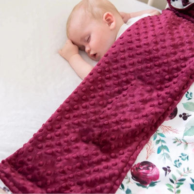 Couverture bebe polaire relief bordeau enveloppante chaleureuse