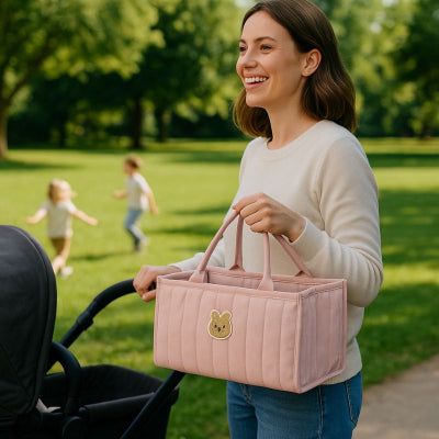 Maman promenade poussette portant sac à langer bébé fille rose design tête ours multi-compartiments parc