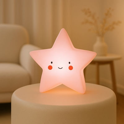 Veilleuse etoile bebe posée pouf salon