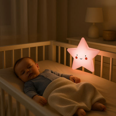 Bébé dort lit chambre veilleuse etoile bebe rose design